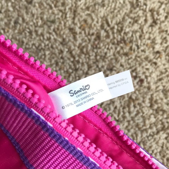 Hello Kitty Crossbody Purse - Picture 6 of 6